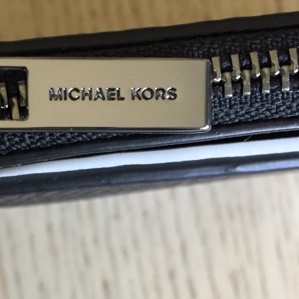 Michael Kors Cooper Black Slim Wallet Card Holder - Picture 5 of 9